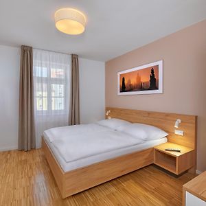 Vierpersoonskamer met Twee Slaapkamers
